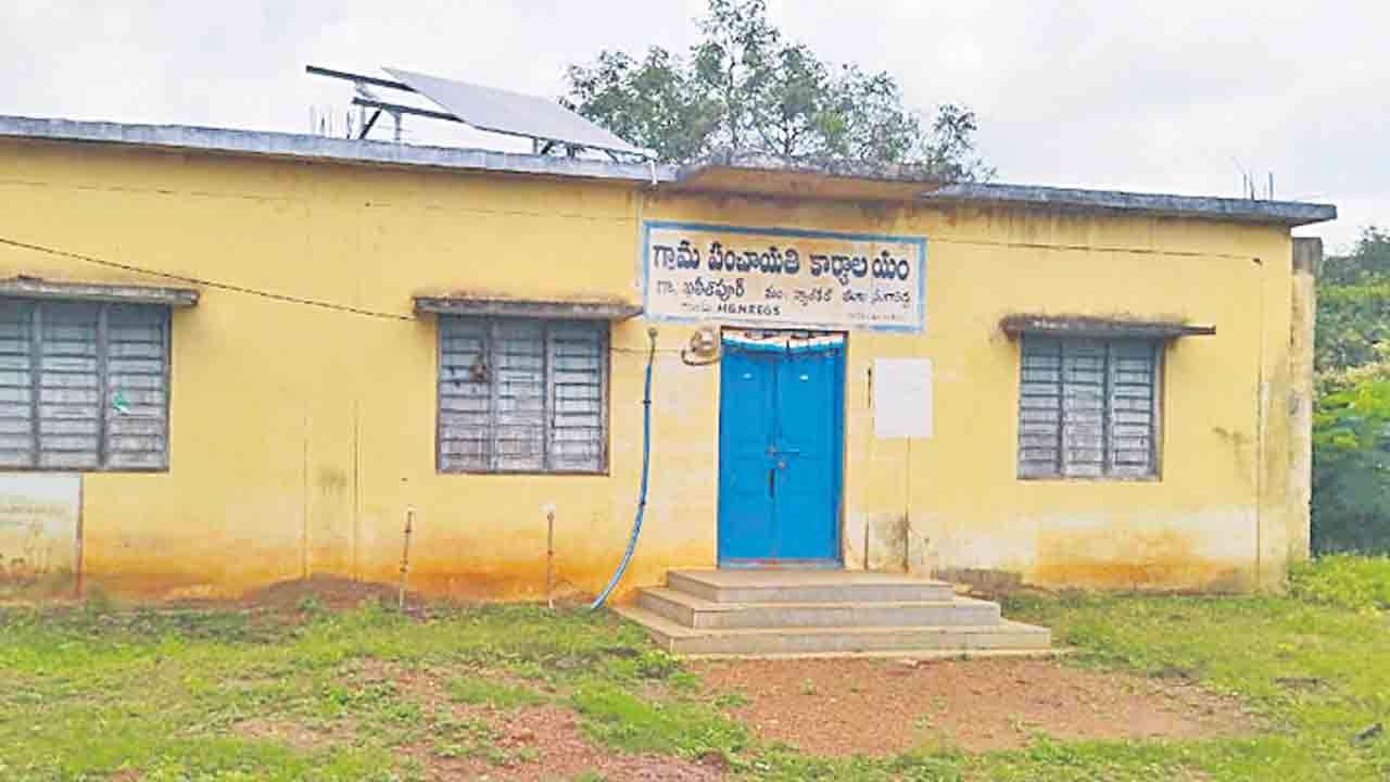 మూడు గ్రామాల్లో ఎస్సీలకు దక్కని రిజర్వేషన్‌