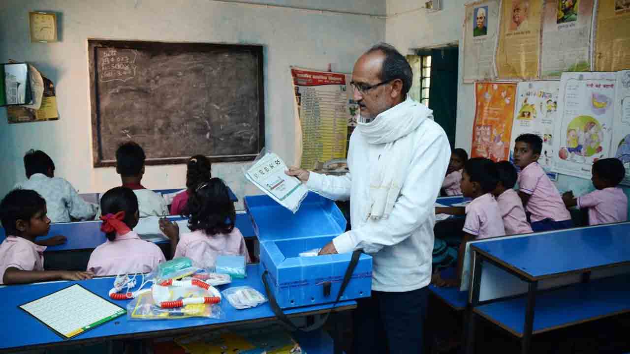 రాష్ట్రంలో 5,001 సింగిల్‌ టీచర్‌ స్కూళ్లు