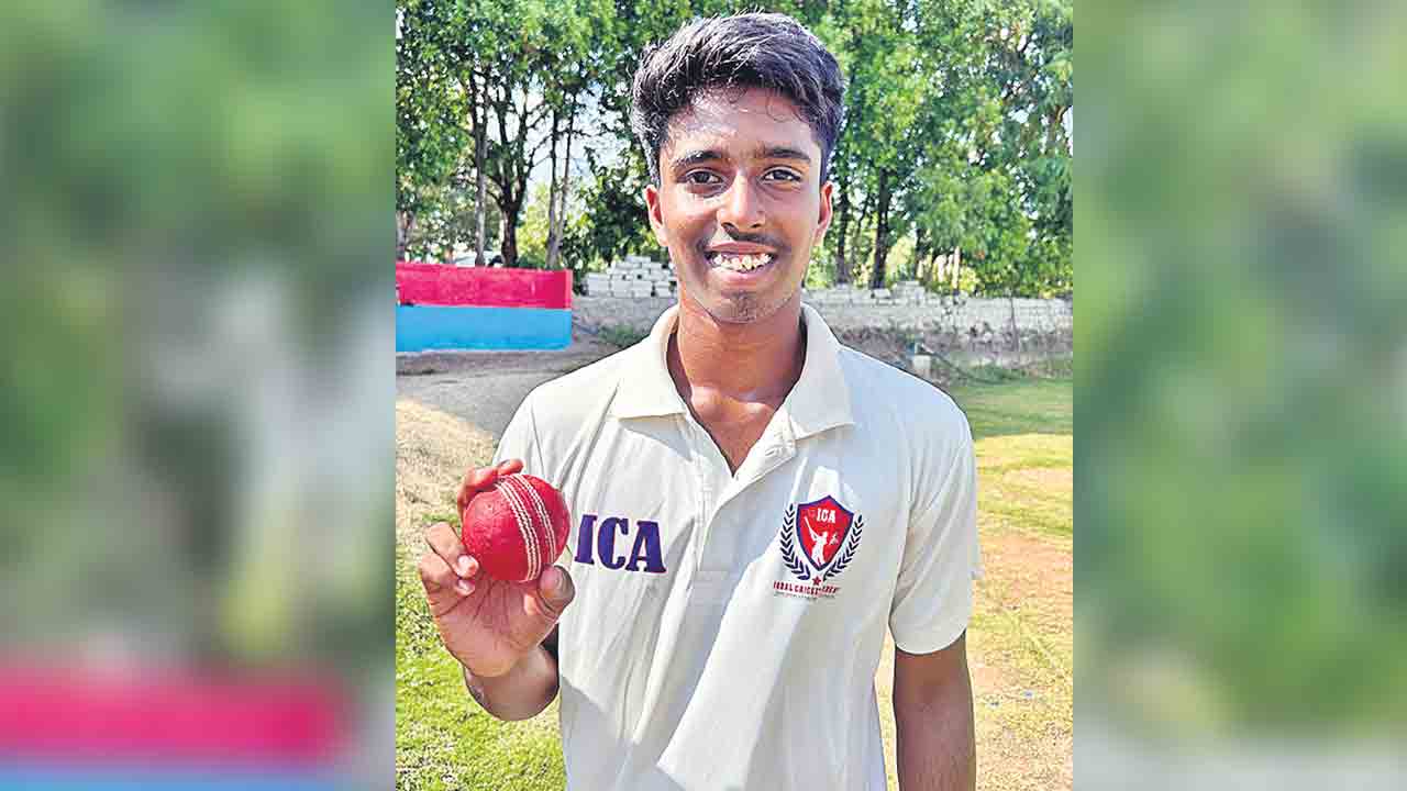 కౌశిక్‌ 9/50.. దుమ్మురేపిన యువ పేసర్‌