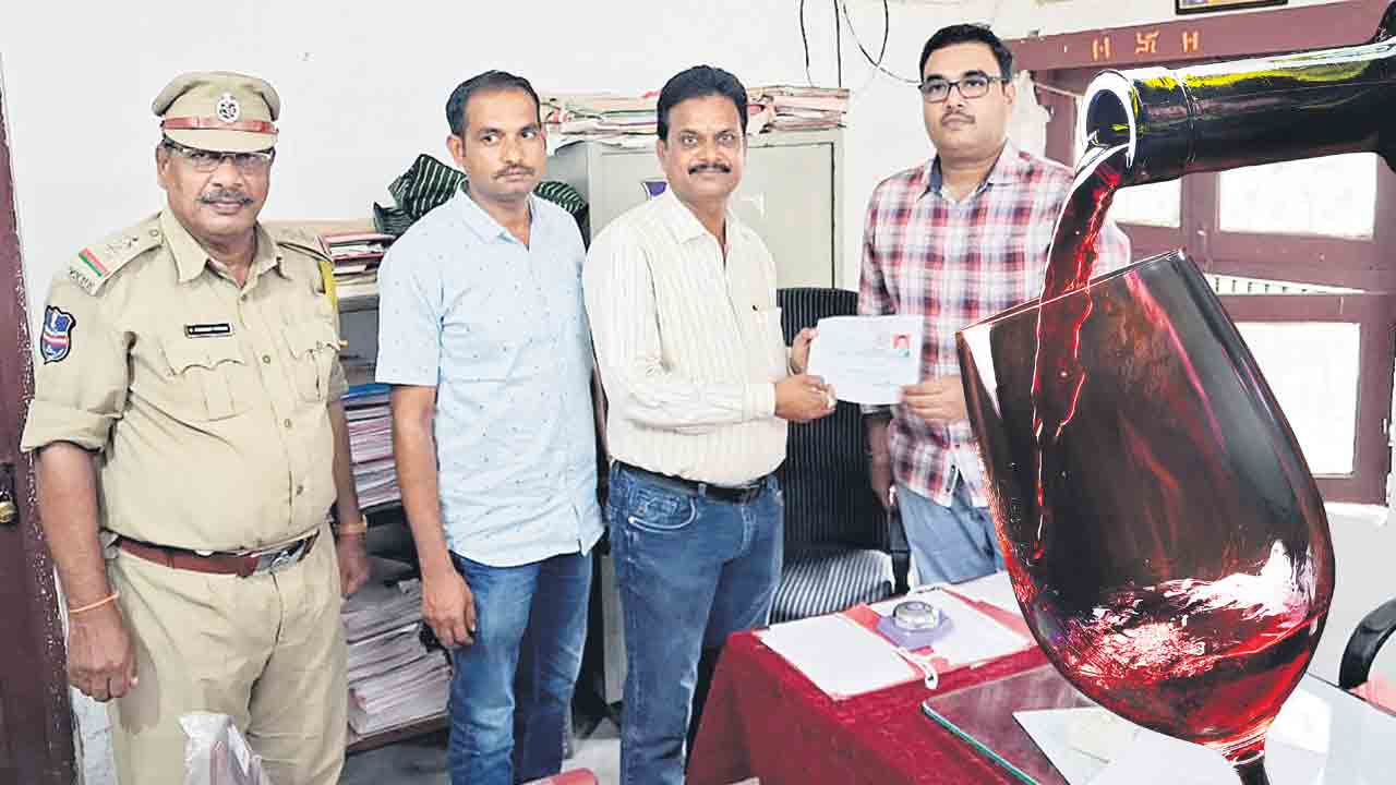 మద్యం టెండర్లకు స్పందన కరువు