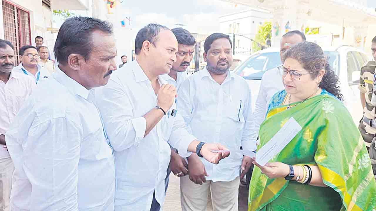 రాతి కట్టడాలే నిర్మించాలి.. చారిత్రక కట్టడాలకు నిలయం రాజన్న ఆలయం