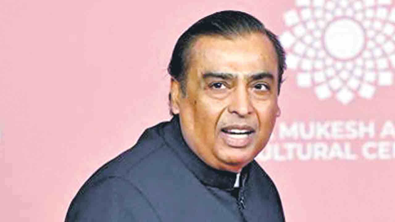 మళ్లీ అంబానీ ఫస్ట్‌