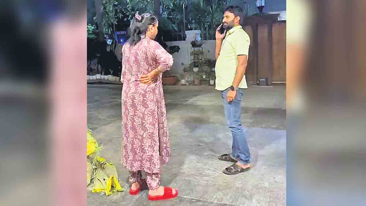 రేవంత్‌, పొంగులేటే చేస్తున్నరు.. బీసీలపై రెడ్ల కక్ష.. మంత్రి సురేఖ కూతురు సుస్మిత సంచలన వ్యాఖ్యలు