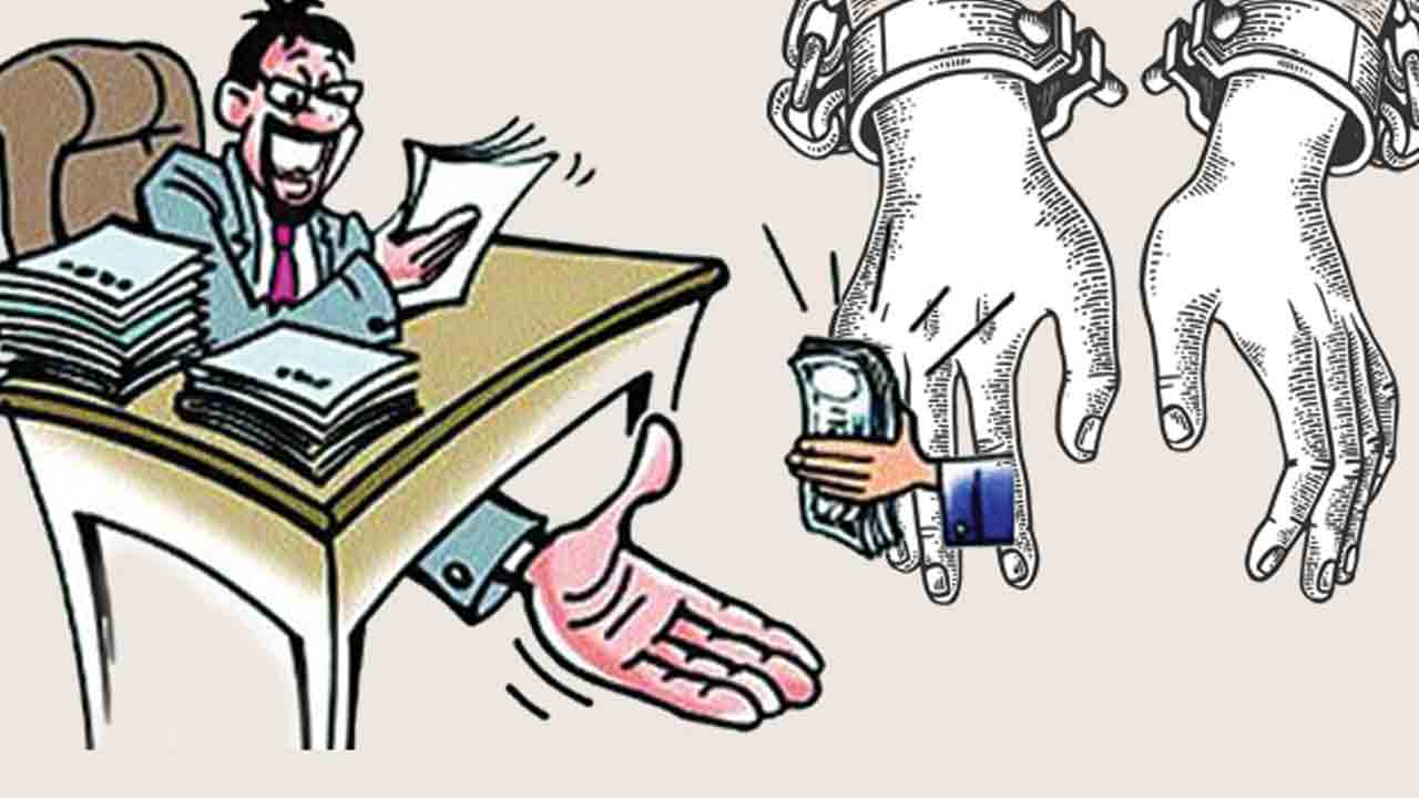 రేవంత్‌ ఫెయిల్‌.. అవినీతి బురదలో బ్యూరోక్రాట్లు.. వసూళ్లకు ప్రత్యేకంగా ఏజెంట్లు