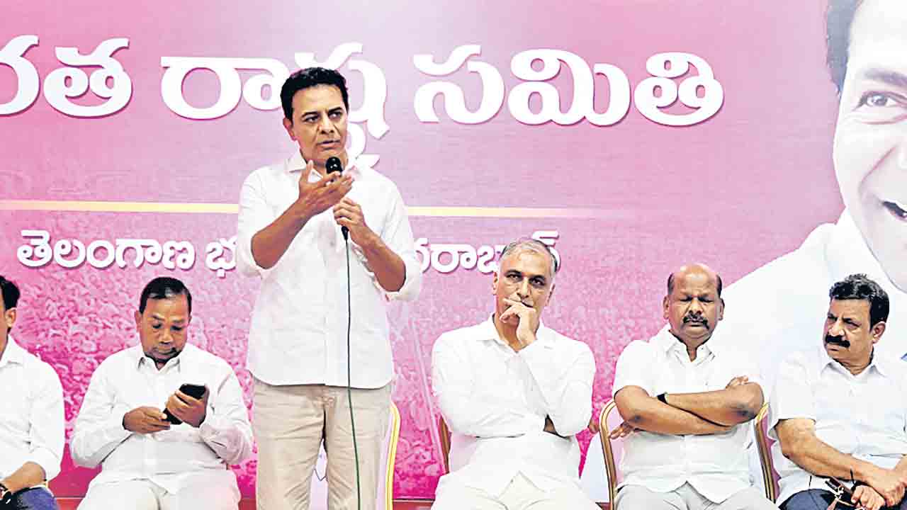 కేసీఆర్తోనే తెల్లకోటు విప్లవం.. డాక్టర్ల ఉత్పత్తిలోనూ రాష్ట్రం నంబర్ వన్: కేటీఆర్