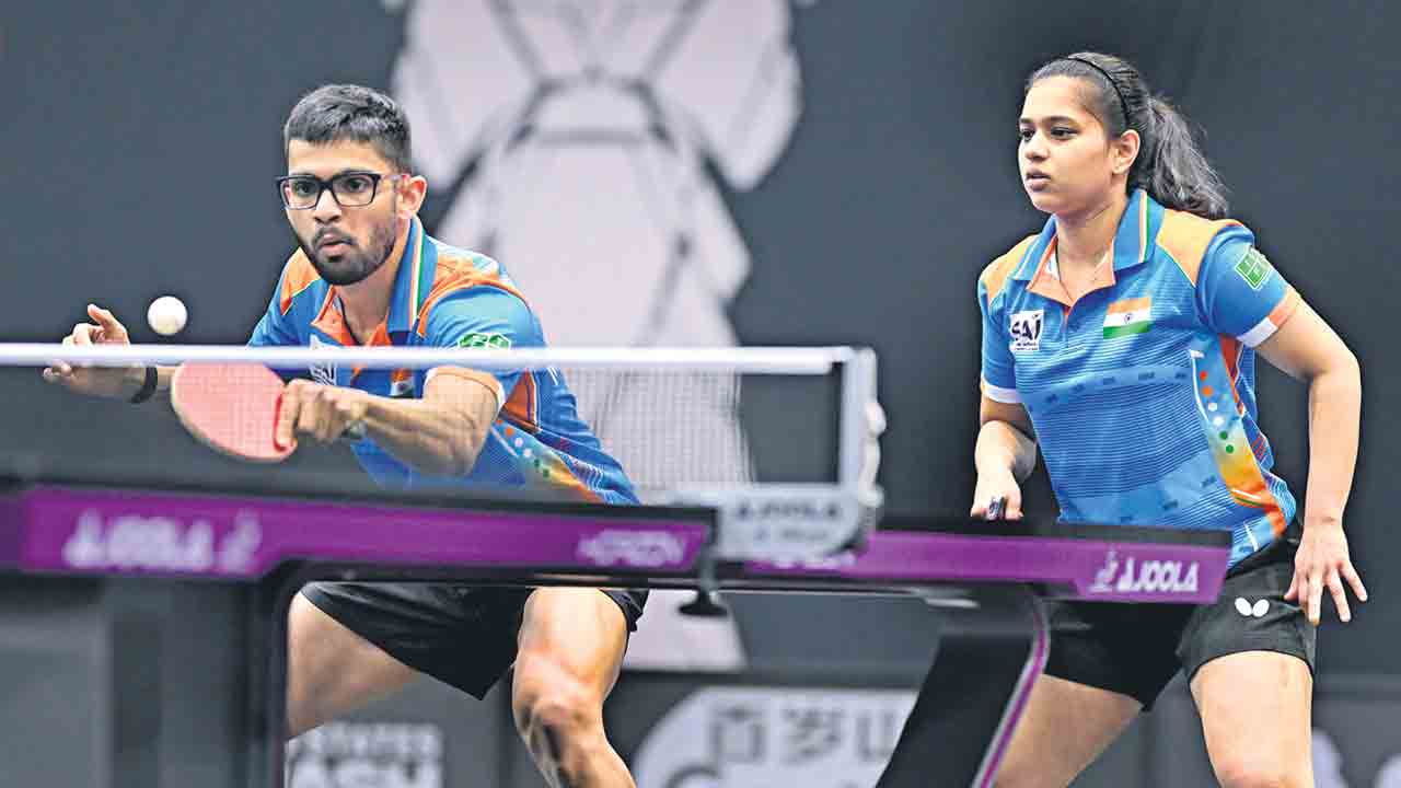 మానుష్‌, దివ్య నవ చరిత్ర