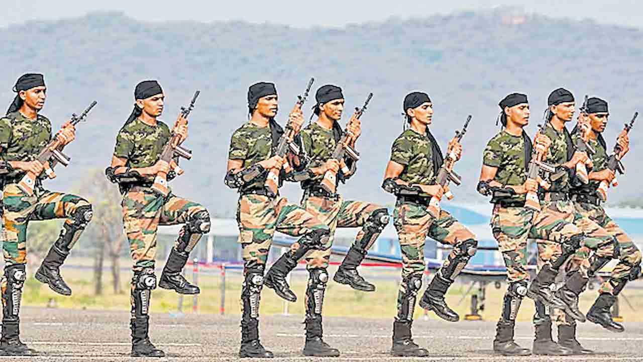 అగ్నివీరుల్లో ఆక్రోశం.. సర్వీసు పొడిగింపు కోరుతున్న 54 శాతం మంది అగ్నివీరులు