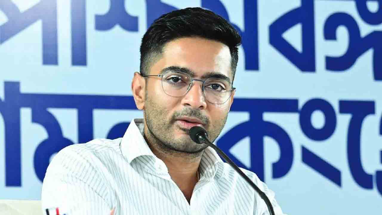 జనన ధ్రువీకరణ అడిగితే బీజేపీ నేతలను కట్టేయండి