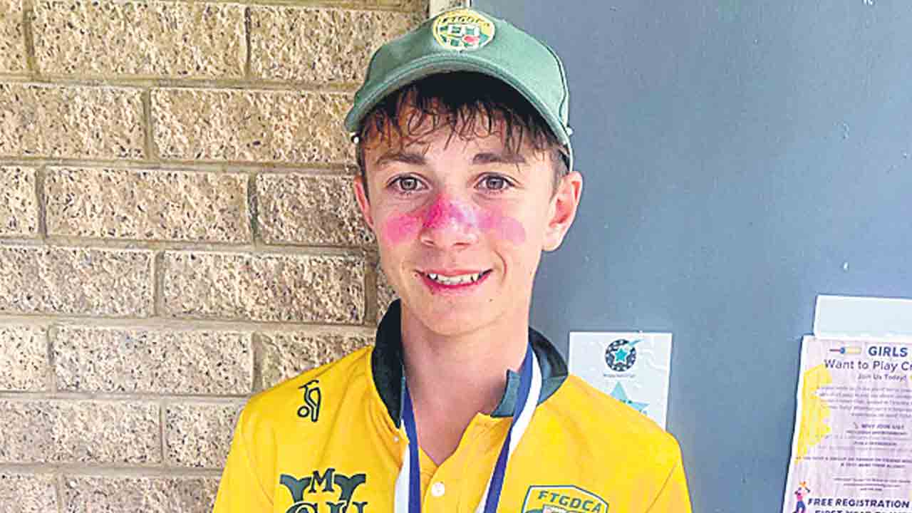 బంతి మెడకు తగిలి..17 ఏండ్ల యువ క్రికెటర్ మృతి