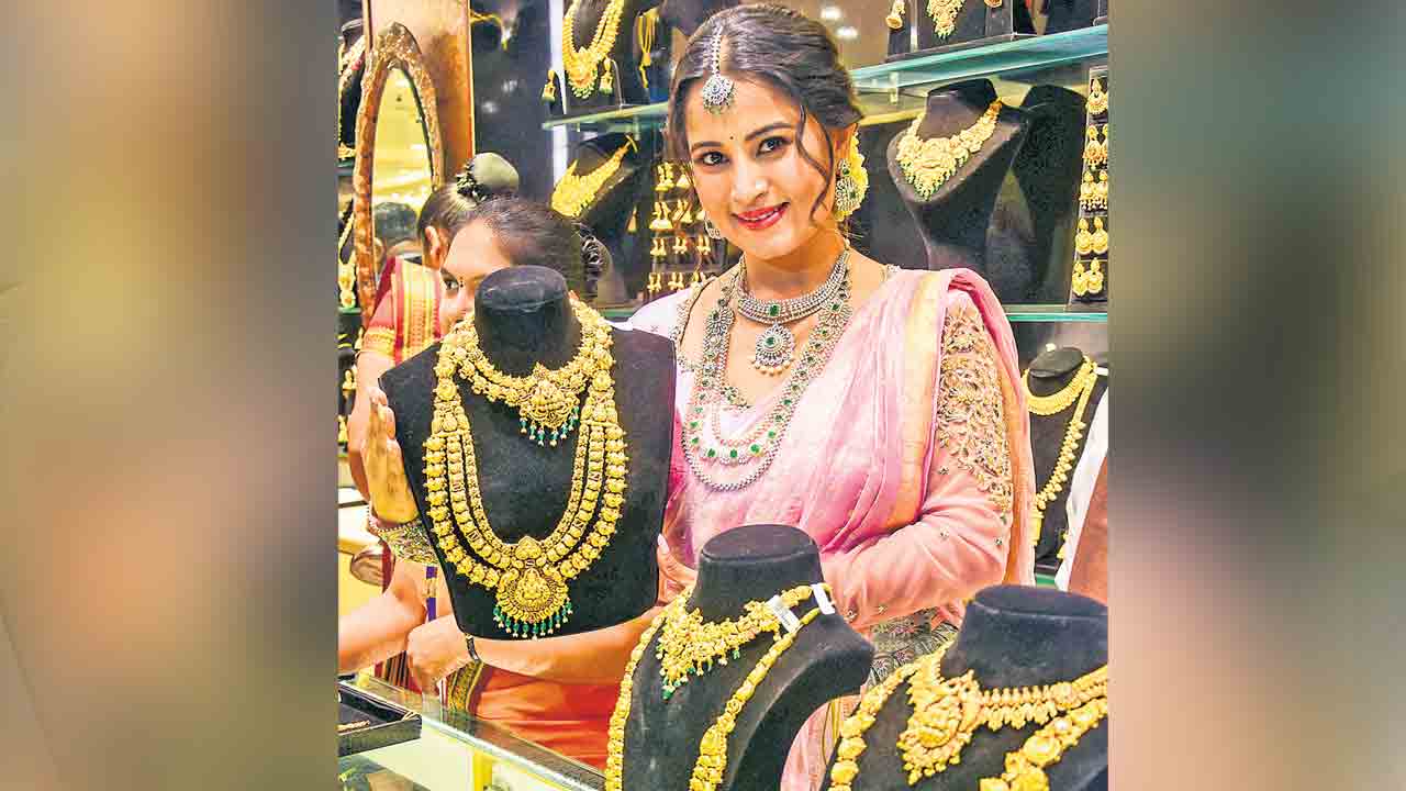 వన్నె తగ్గిన బంగారం.. జూలై-సెప్టెంబర్‌లో 16 శాతం పడిపోయిన డిమాండ్‌