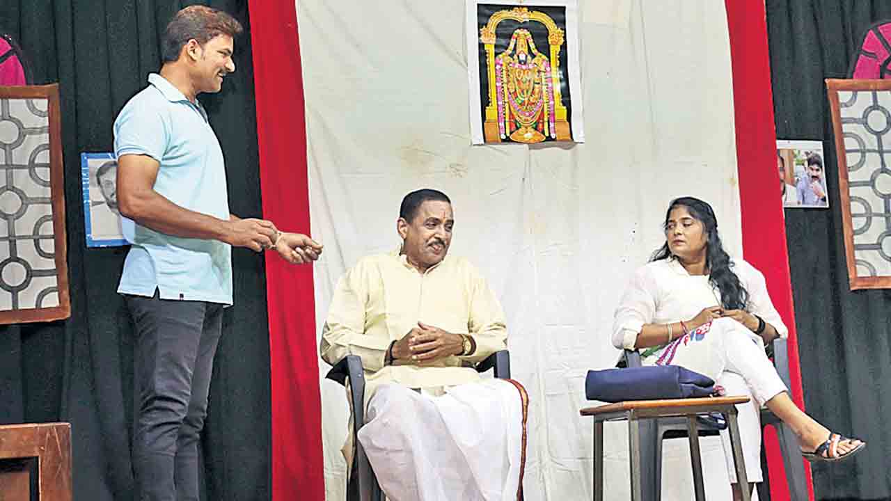 చెరో సగం.. కూడితేనే కాపురం!