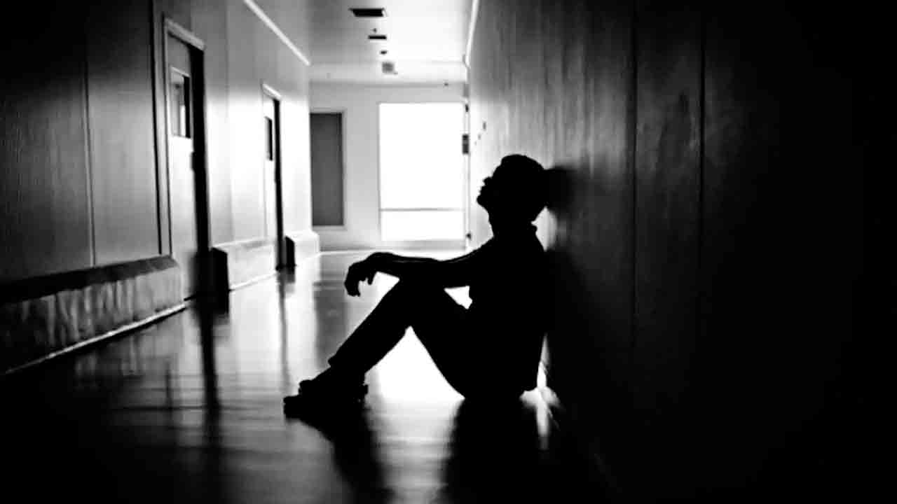 కుక్కకు పోస్టుమార్టం.. మనిషికి చేయరా?.. ప్రతిష్ఠాత్మక యూనివర్సిటీలో అసలేం జరుగుతున్నది?