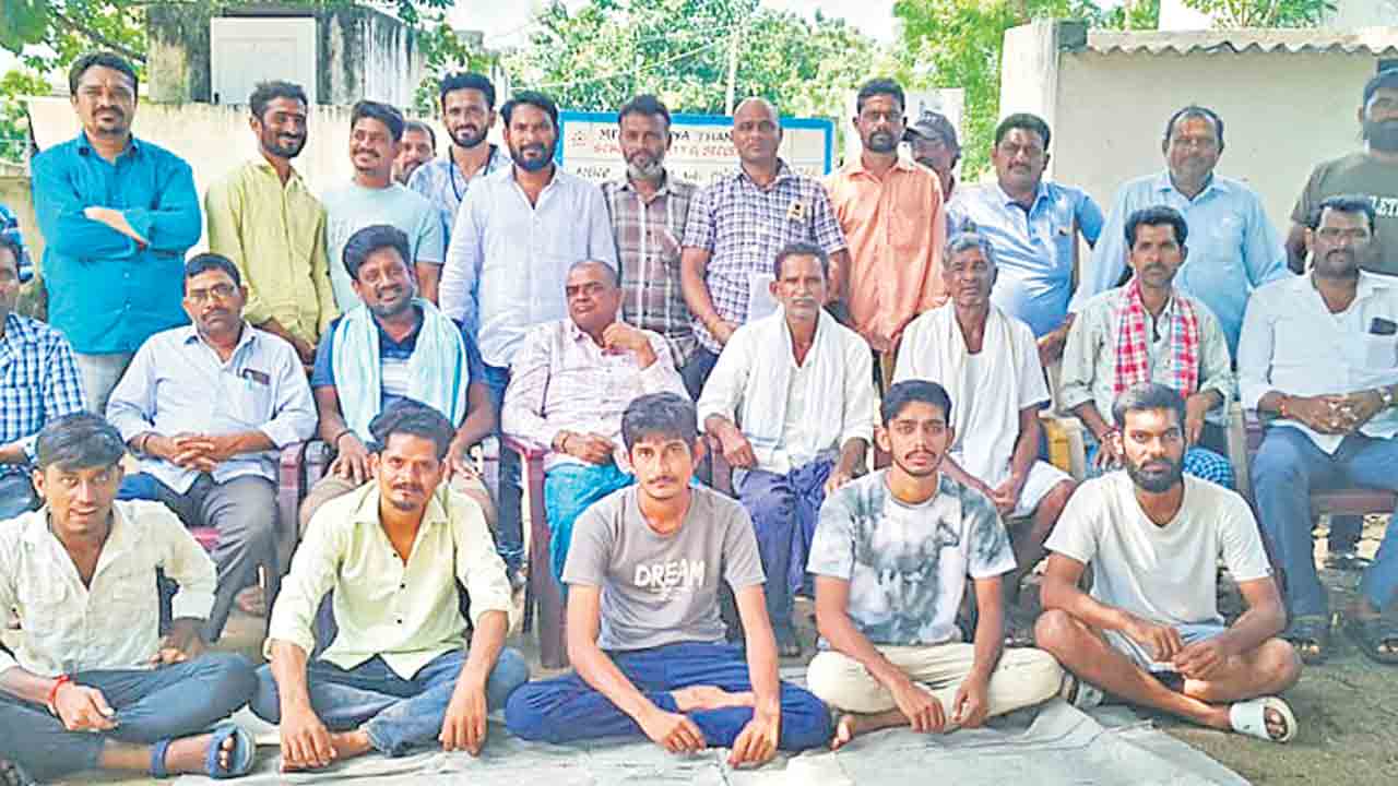 99.5% గిరిజనులు.. బీసీకి రిజర్వేషన్‌!