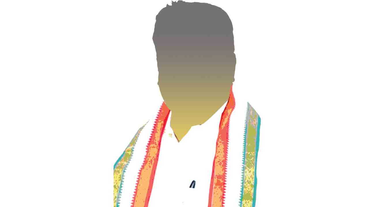 వెండితెర వెనుక షాడో మినిస్టర్‌.. ముఖ్యనేత, సినీపెద్దలకు మధ్య వారధి ఆయనే