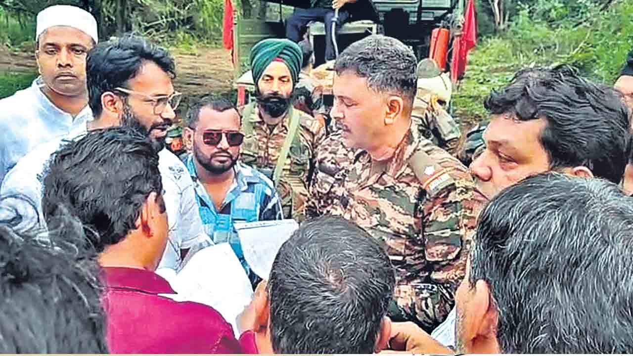 ఖబరస్థాన్‌పై కాంగ్రెస్‌ అబ్రకదబ్ర.. జూబ్లీహిల్స్‌ ఎన్నికల కోసం మైనార్టీలకు రేవంత్‌ సర్కార్‌ ధోకా