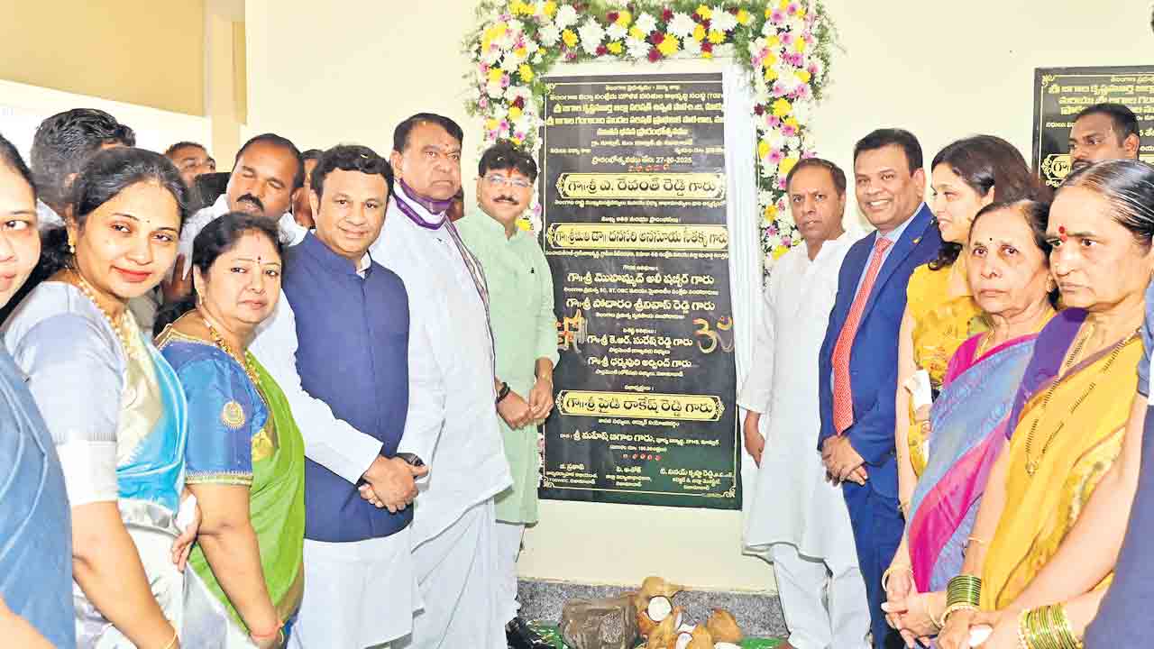 మాక్లూర్లో అధునాతన పాఠశాల ప్రారంభం