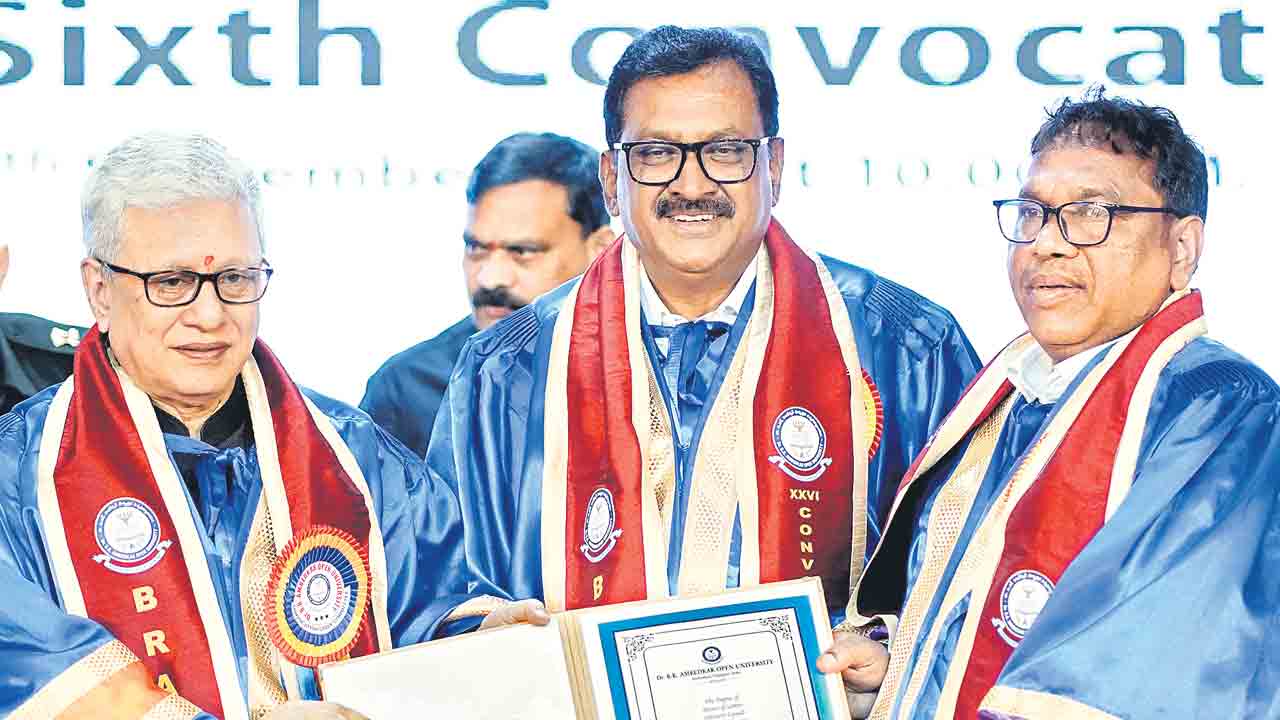 ప్రతిభతో విశేష అవకాశాలు