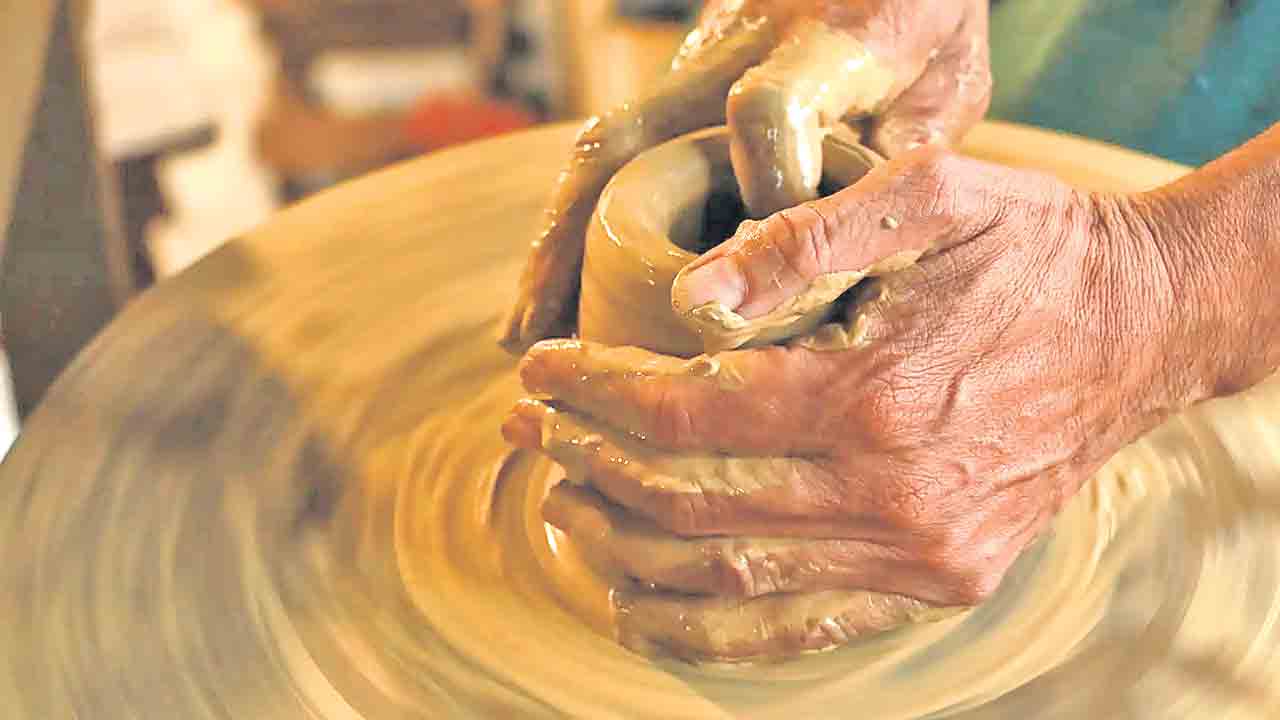 చెల్లని చట్టాలు.. జవసత్వాలు లేని జీవోలు