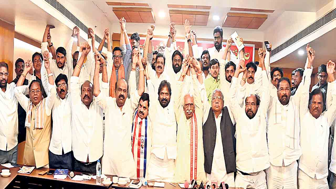ఐక్యంగా పోరాడితేనే బీసీ రిజర్వేషన్లు