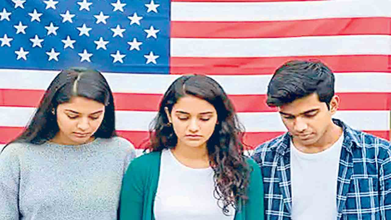 అమెరికా చదువులకు బైబై.. ట్రంప్ ఆంక్షలతో భారతీయ విద్యార్థుల ఆలోచనల్లో మార్పు