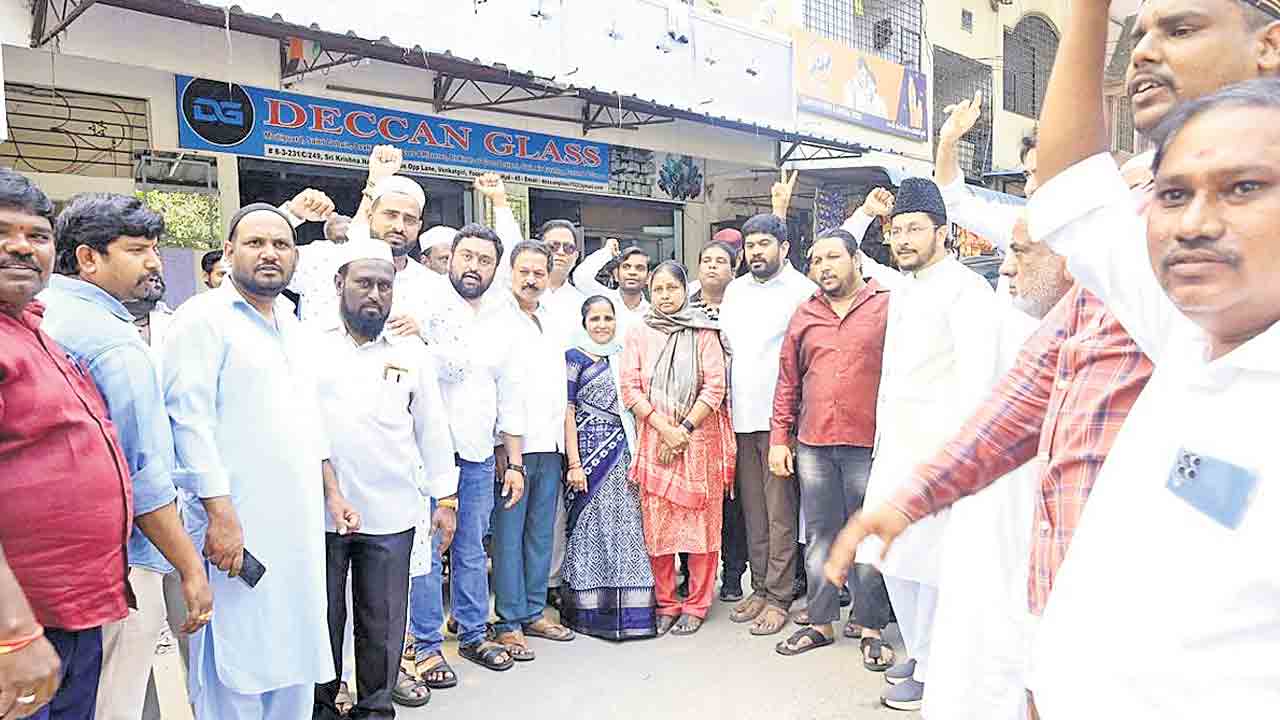 కాంగ్రెస్‌ అరాచకానికి సర్దార్‌ బలి