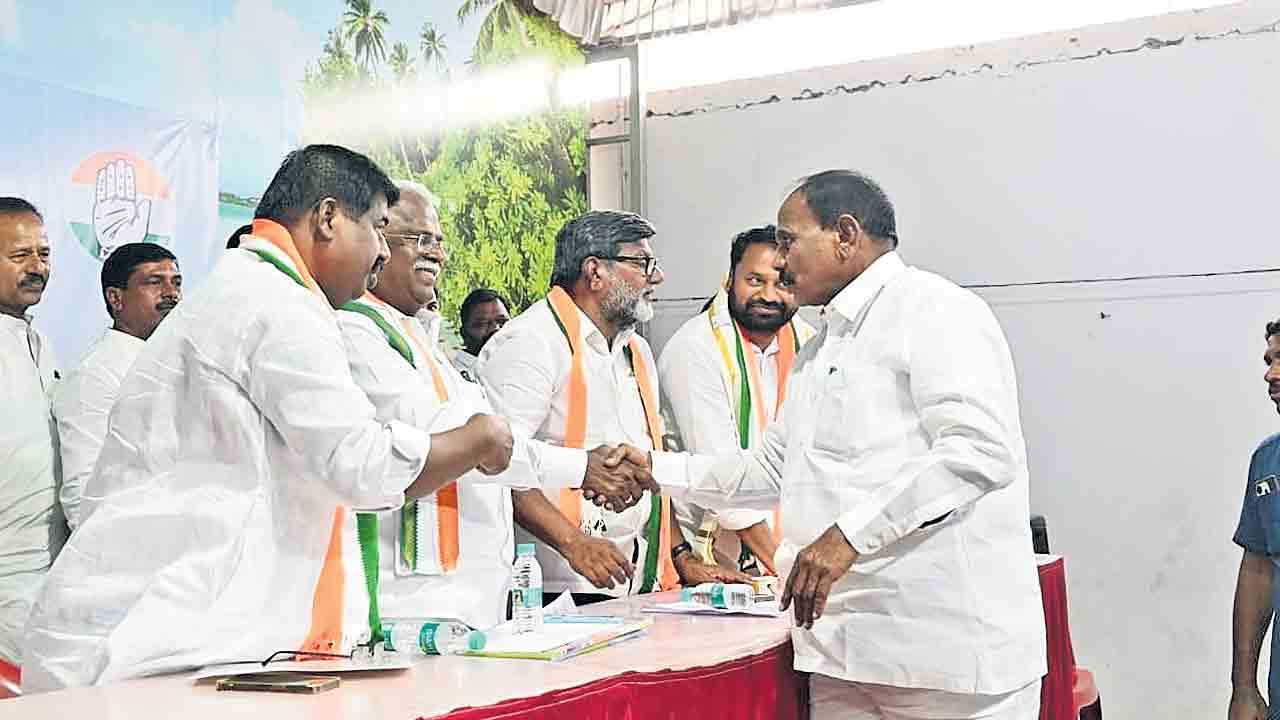 కాంగ్రెస్‌ మీటింగ్‌కు కాలె యాదయ్య