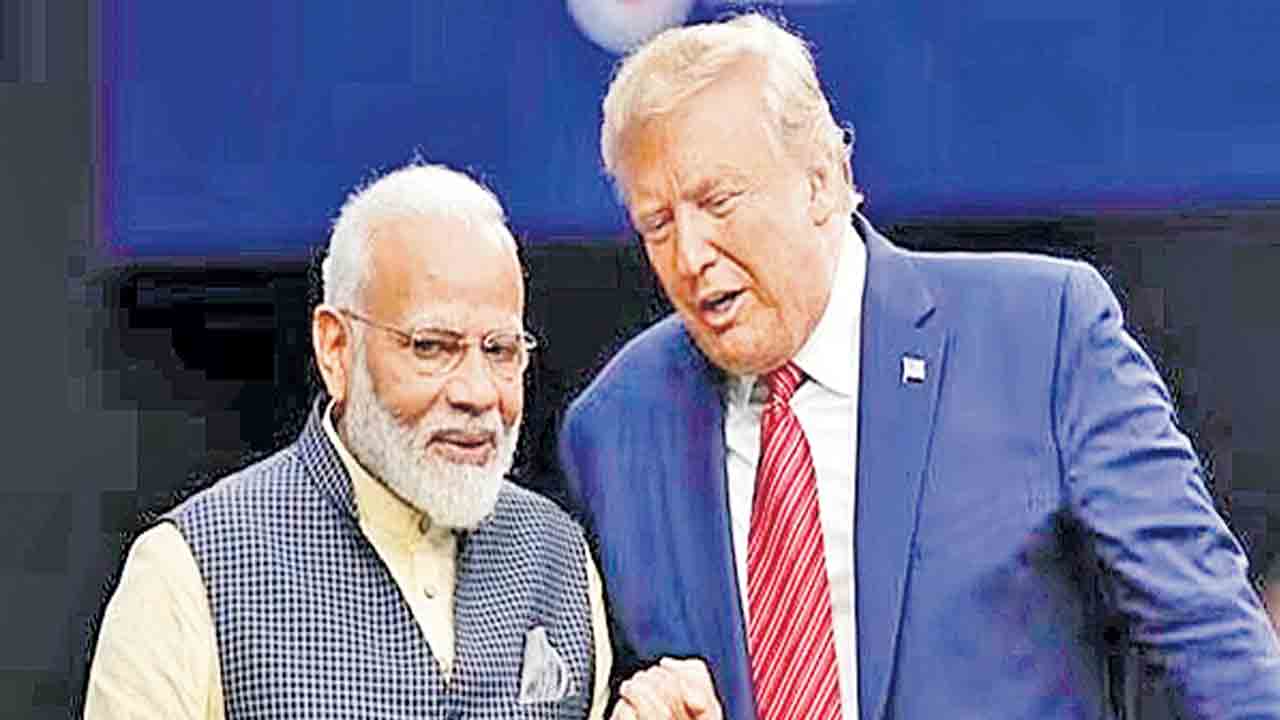 ట్రంప్ ప్రసన్నం కోసం పొగడ్తల వర్షం.. గాజా శాంతి ప్రణాళికను మెచ్చుకున్న మోదీ