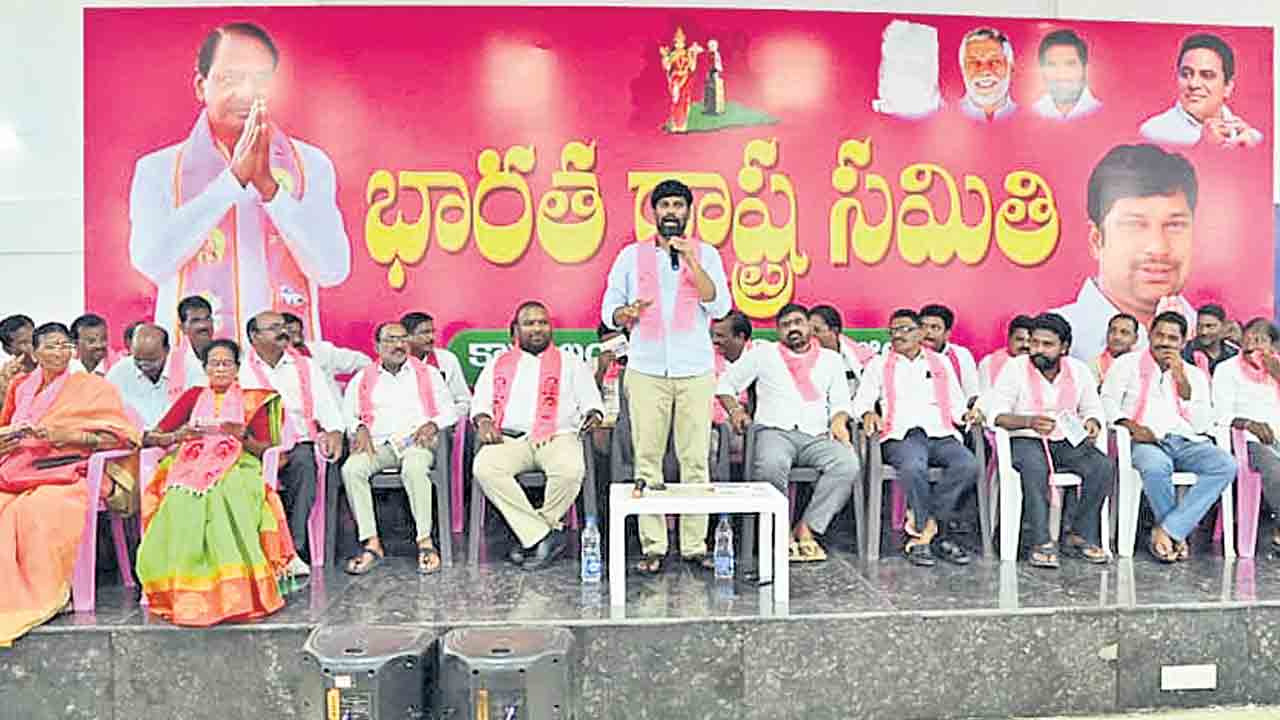 బాకీ కార్డు ఇంటింటికీ చేరాలె