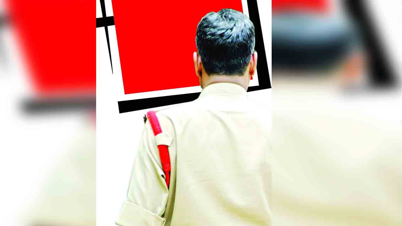 వేటు వేసినా డోంట్‌కేర్‌ !