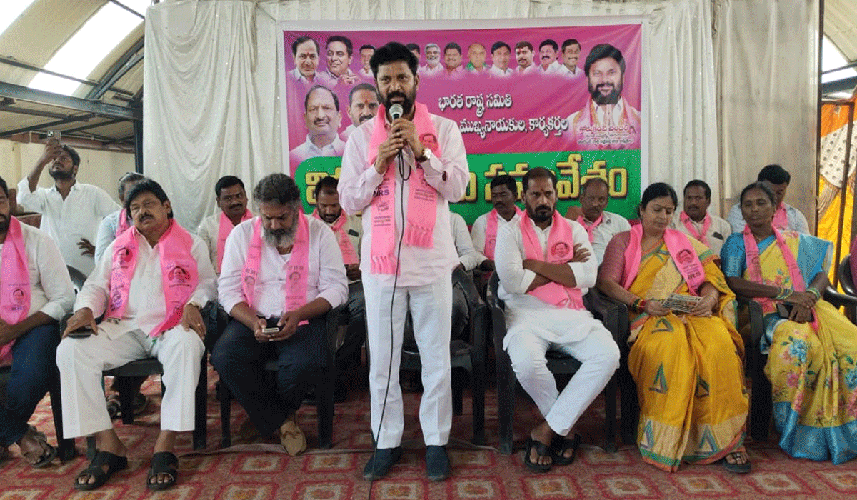 Korukanti Chander | స్థానిక సంస్థల ఎన్నికల్లో సత్తా చూపాలి.. రామగుండం మాజీ ఎమ్మెల్యే, పెద్దపల్లి బీఆర్ఎస్ అధ్యక్షుడు కోరుకంటి చందర్