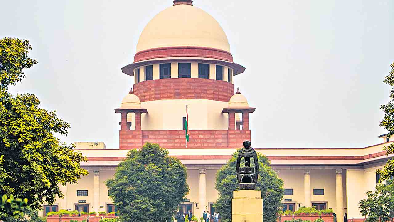 Supreme Court | రాజకీయ నేతల సమక్షంలో దర్యాప్తు చేస్తారా..? ఫోన్‌ట్యాపింగ్‌ కేసు దర్యాప్తు తీరుపై సుప్రీం ఆగ్రహం