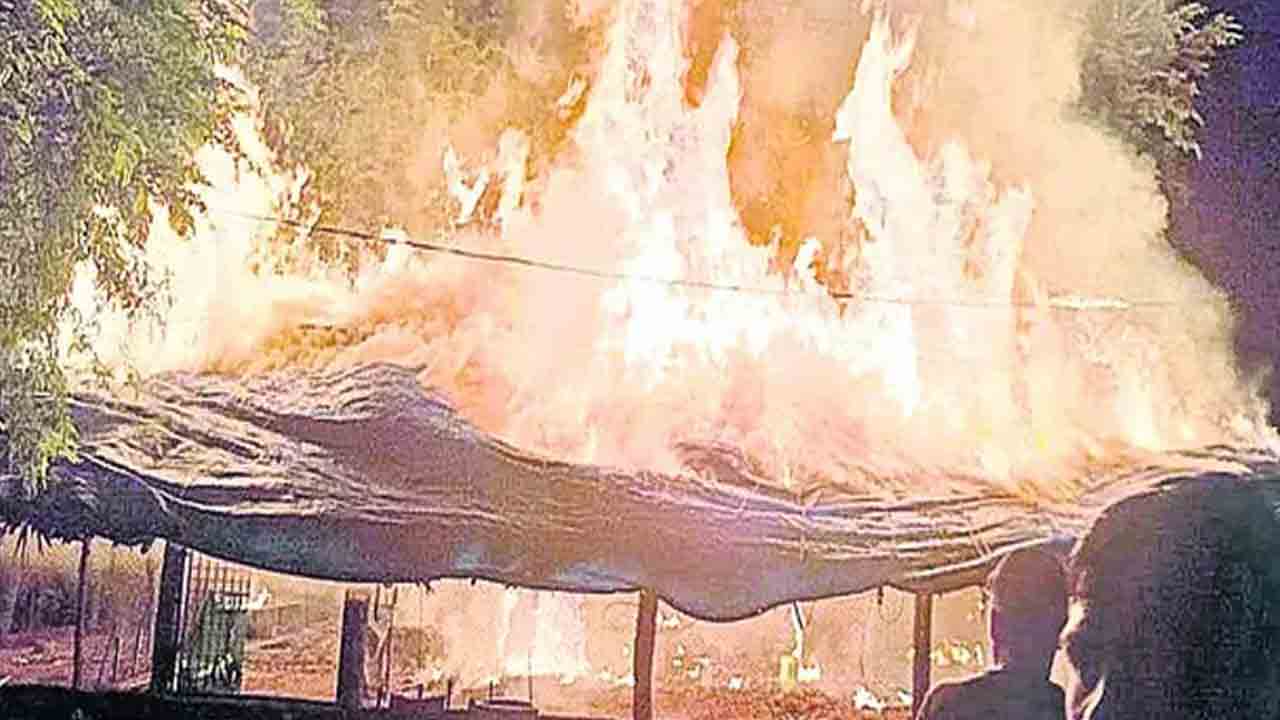 బాణసంచా ఫ్యాక్టరీలో పేలుడు