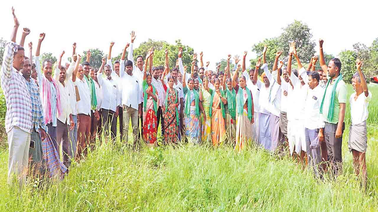 సర్కార్‌కు ట్రిపుల్‌ ఆర్‌ బాధిత రైతుల శాపనార్థాలు