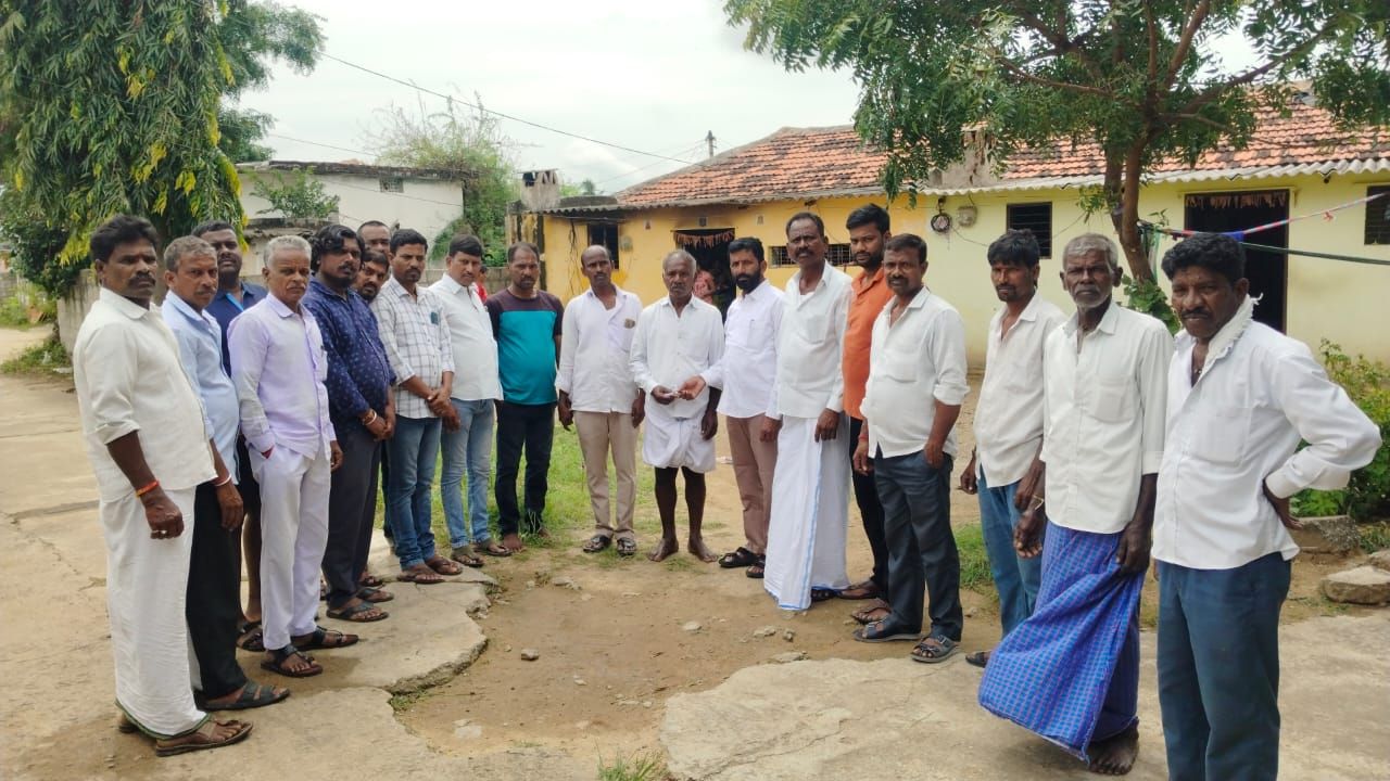 Gas leak | పండుగ వంటలు చేస్తుండగా గ్యాస్ లీక్.. అగ్నిప్రమాదం.. బాధితులకు బీఆర్ఎస్ నేత ఆర్థిక సాయం