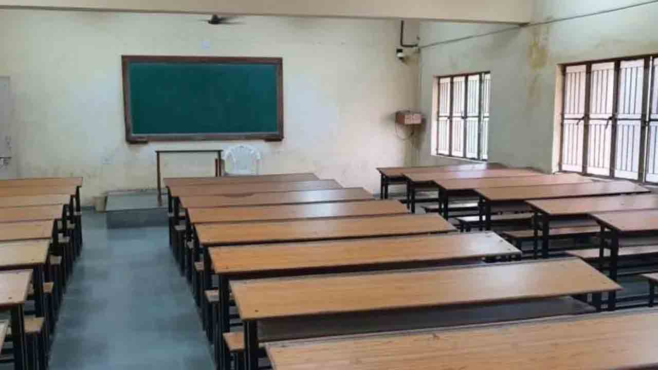 ఫీజు రీయింబర్స్‌మెంట్‌ బకాయిలు విడుదల చేయని సర్కార్‌.. 6 నుంచి మళ్లీ కాలేజీల బంద్‌!