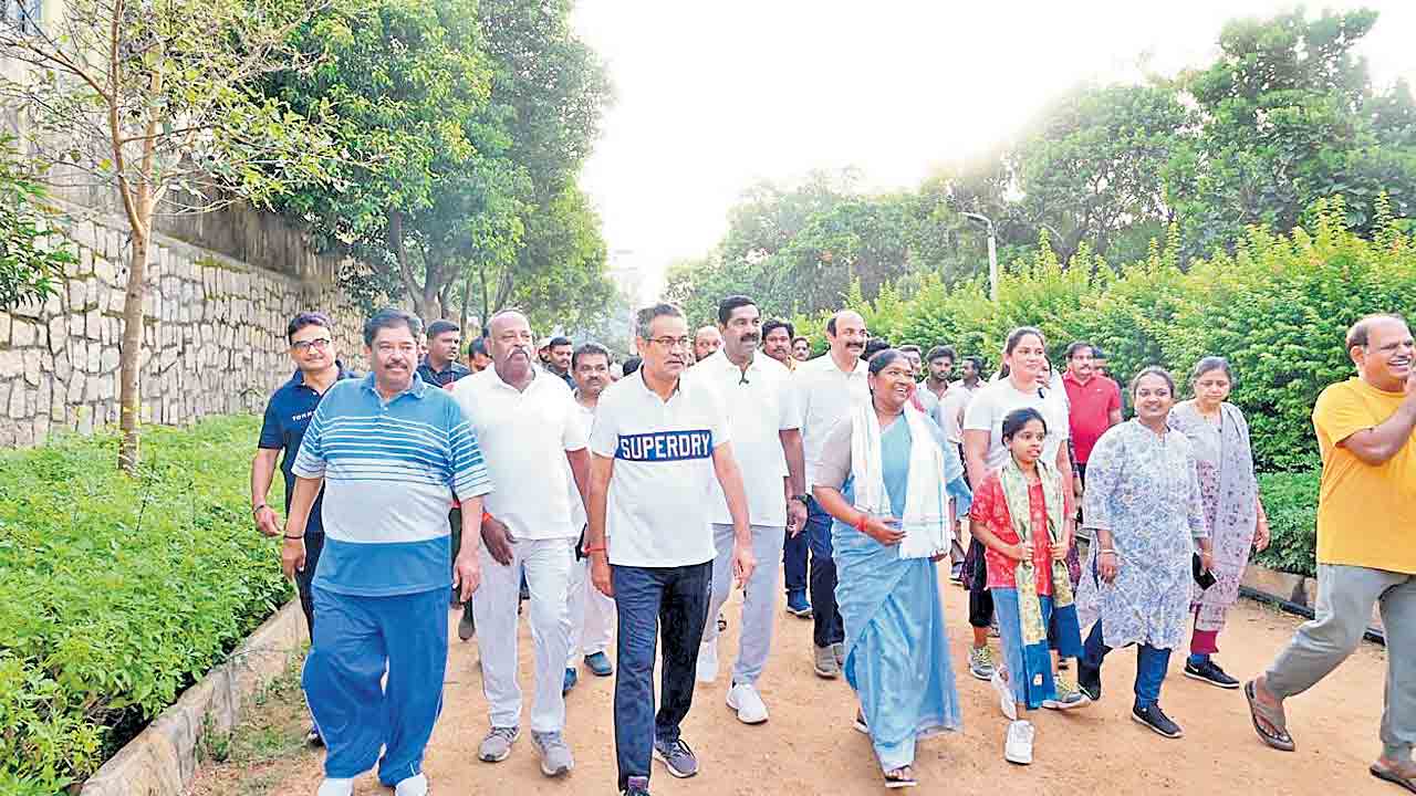 రౌడీషీటర్తో మార్నింగ్ వాక్