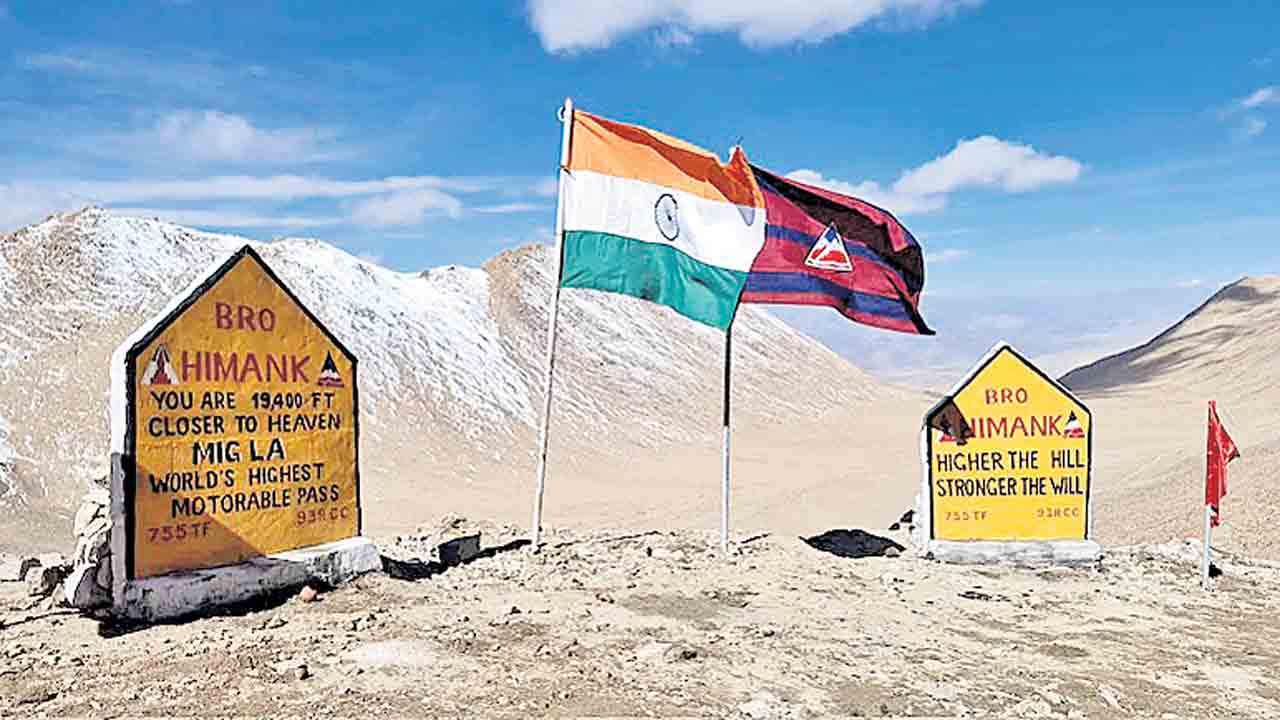 లద్దాఖ్‌లో ప్రపంచంలోనే ఎత్తయిన రోడ్డు