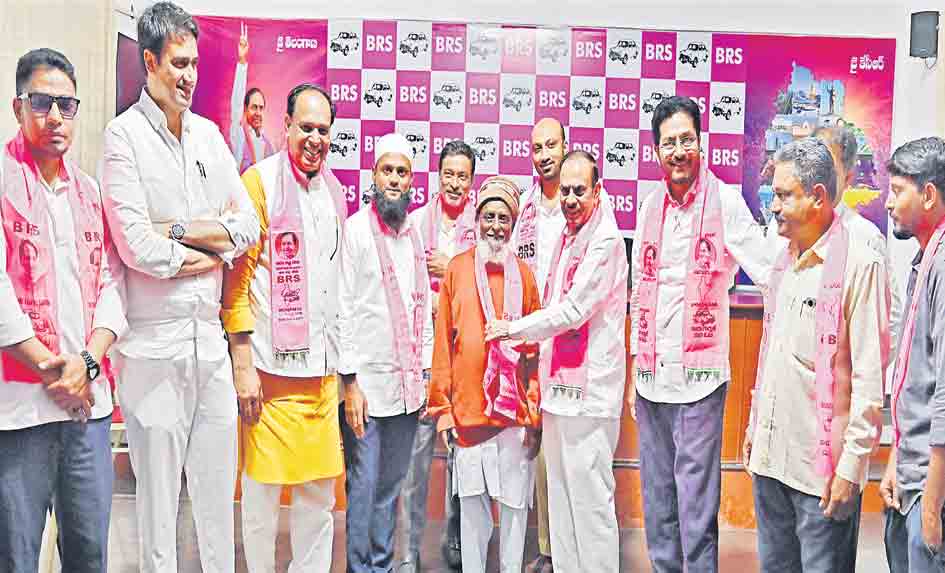 కాంగ్రెస్ ధనదాహానికి రిజ్వీ బలి