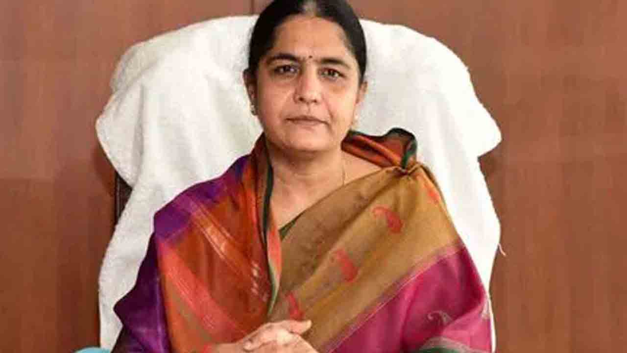 మహిళ లను అవమానించడమే ఇందిరమ్మ రాజ్యమా?