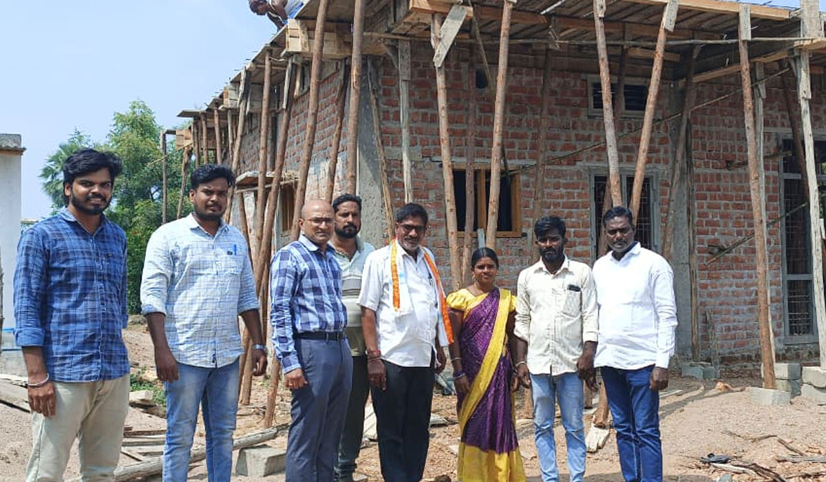 Indiramma house construction | ఇందిరమ్మ గృహ నిర్మాణ పనులు త్వరితగతన చేపట్టుకోవాలి.. పెగడపల్లి ఎంపీడీవో శశి కుమార్ రెడ్డి