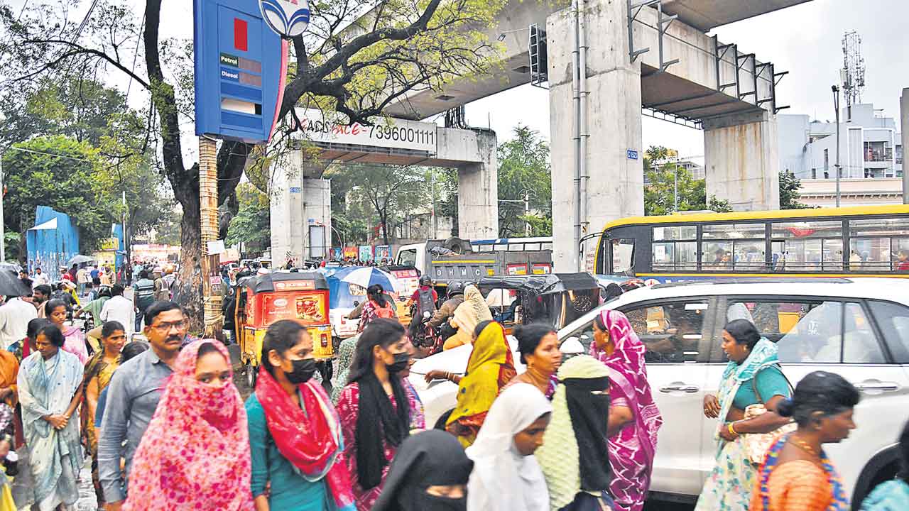 సన్మానం పేరుతో జిమ్మిక్కు