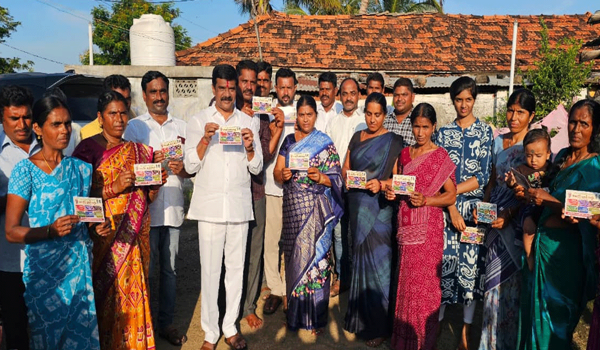 Balkonda MLA Vemula Prashanth Reddy | కాంగ్రెస్ పార్టీ మోసపూరిత హామీలు, ప్రజలకు బాకీపడ్డ డబ్బుల వివరాలను ప్రజలకు వివరించాలి.. బాల్కొండ ఎమ్మెల్యే వేముల ప్రశాంత్ రెడ్డి