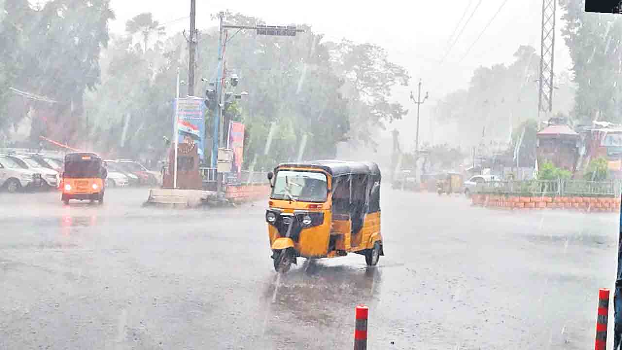 భద్రాదిలో భారీ వర్షం