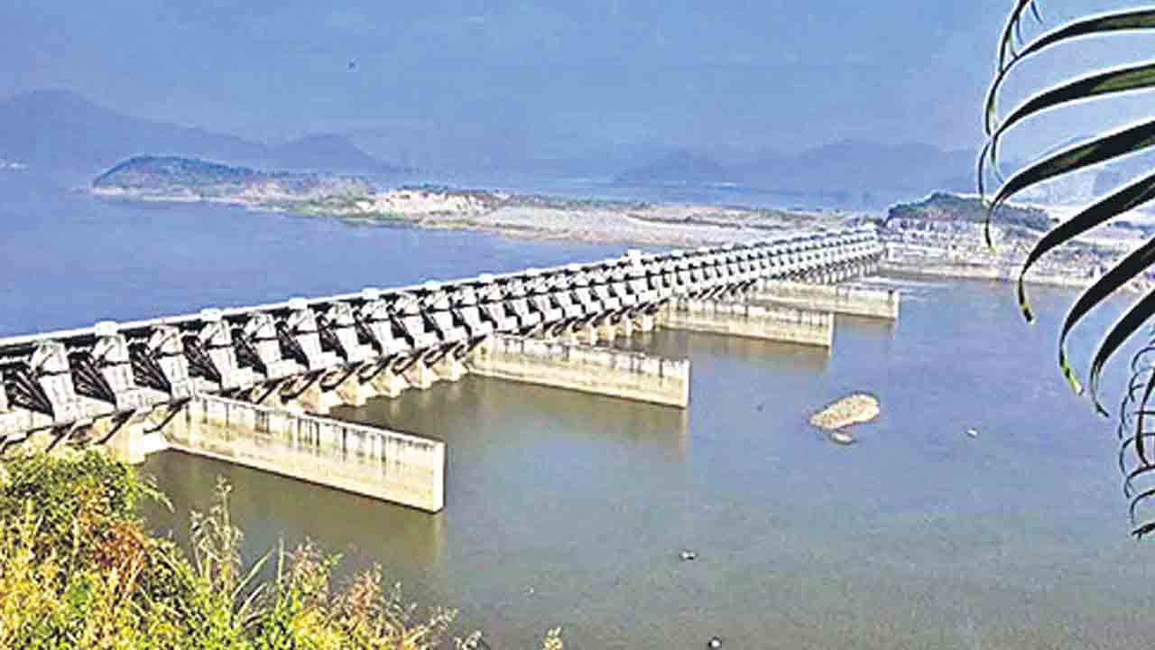 Banakacherla | బనకచర్ల ప్రాజెక్టుపై ఏపీ సర్కార్‌ మొండిపట్టు.. డీపీఆర్‌ తయారీకి నోటిఫికేషన్‌!