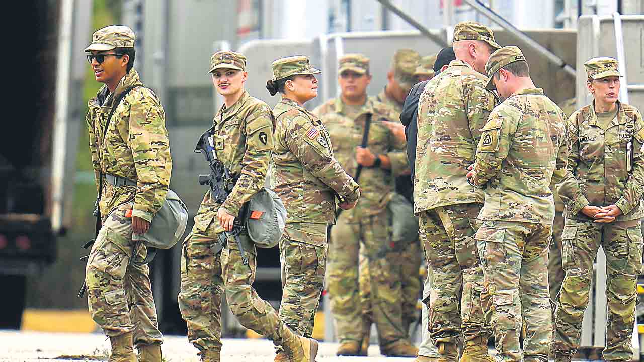 ఇల్లినాయిస్‌ను ఆక్రమించుకోనున్న టెక్సాస్‌.. అమెరికాలో మరో అంతర్యుద్ధం?