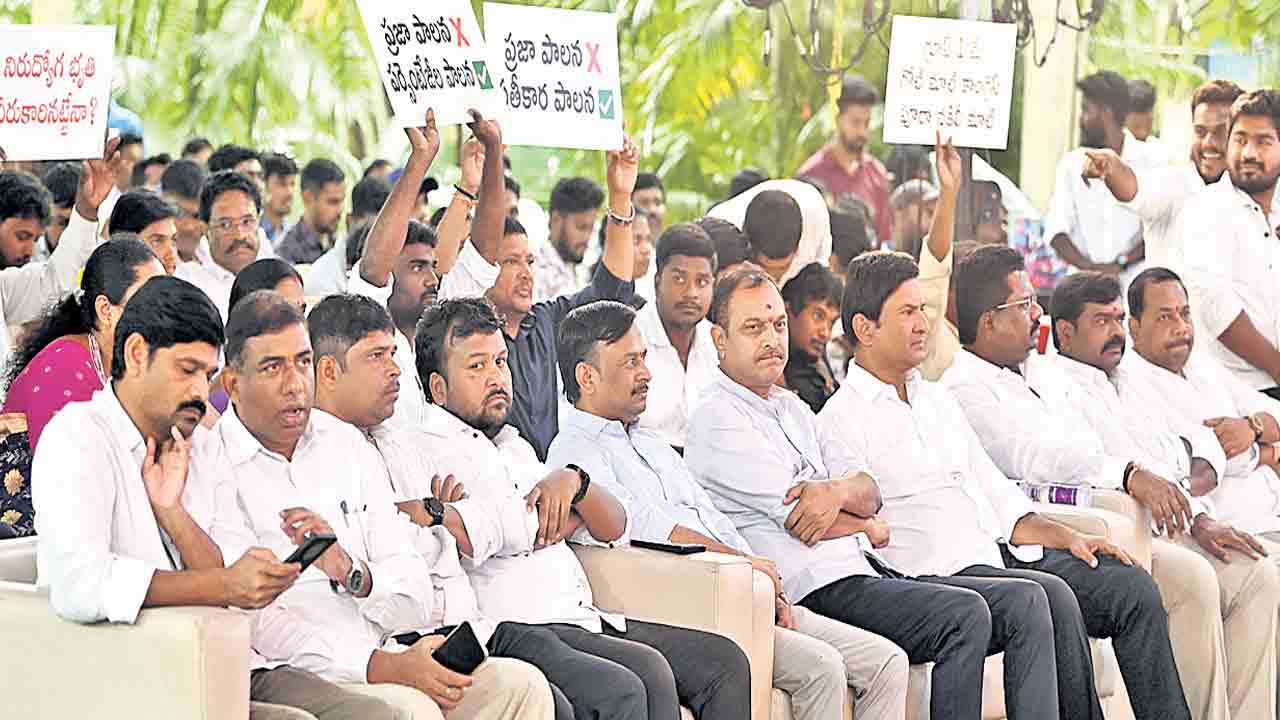 ఉద్యమిస్తేనే ఉద్యోగాలొస్తయ్.. రోడ్డెక్కితేనే సర్కార్ దిగొస్తుంది: ఆర్ కృష్ణయ్య