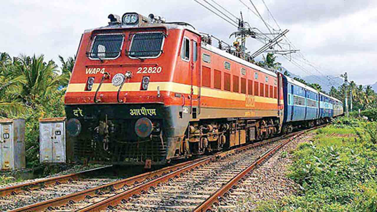 పలు రైళ్లు రద్దు