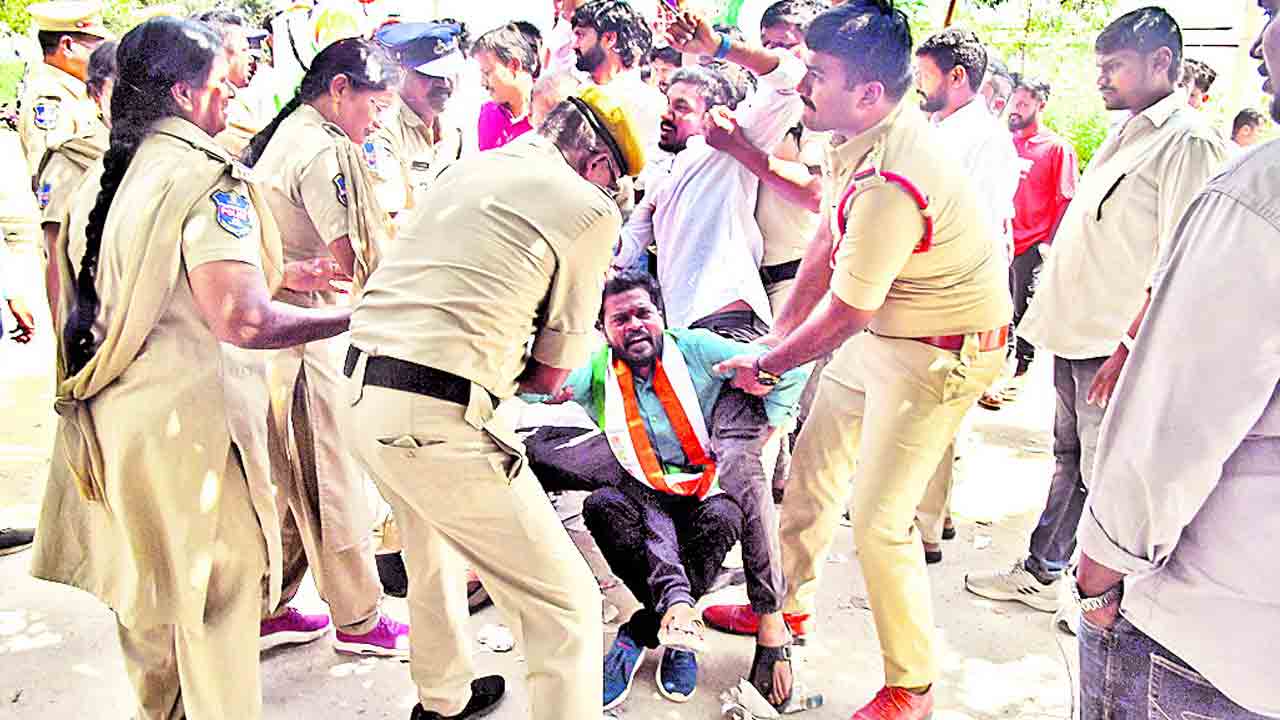 పత్రికా స్వేచ్ఛపై దాడి హేయం