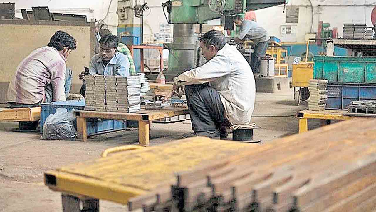 భారత్కు చైనా తయారీ పాఠాలు