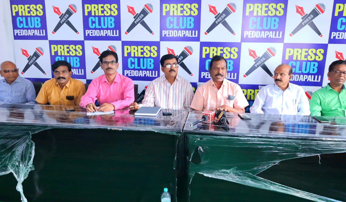 Retired employee | రిటైర్డ్ ఉద్యోగుల జీవితాలతో ఆడుకోవద్దు… రేవా ఉమ్మడి కరీంనగర్‌ జిల్లా అధ్యక్షుడు కొహెడ చంద్రమౌళి